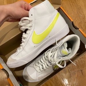 Nike Blazer Mid 77s